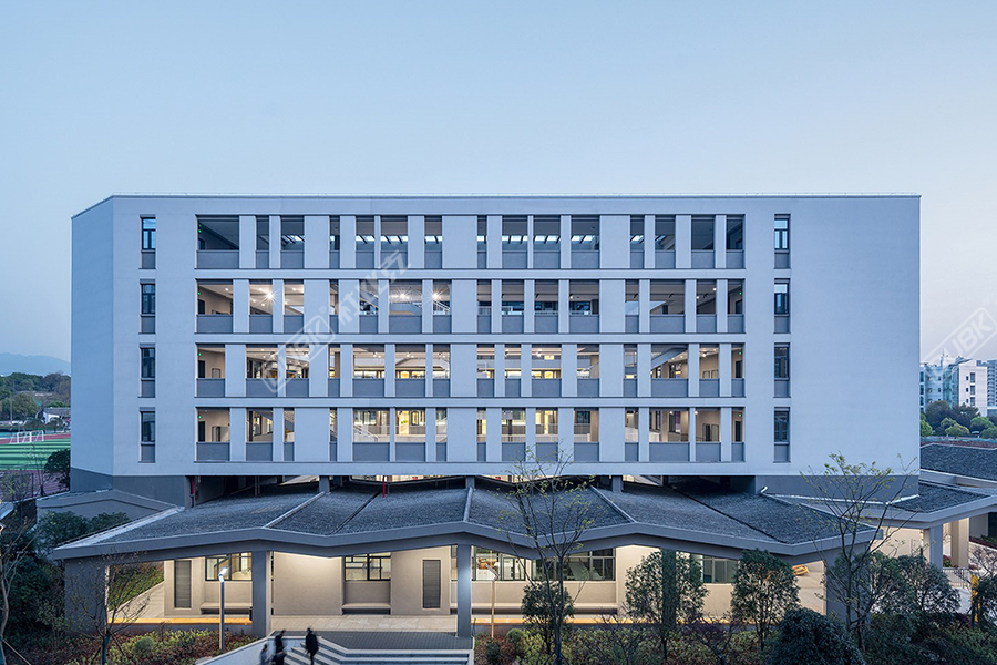 義烏新世紀(jì)外國(guó)語(yǔ)學(xué)校